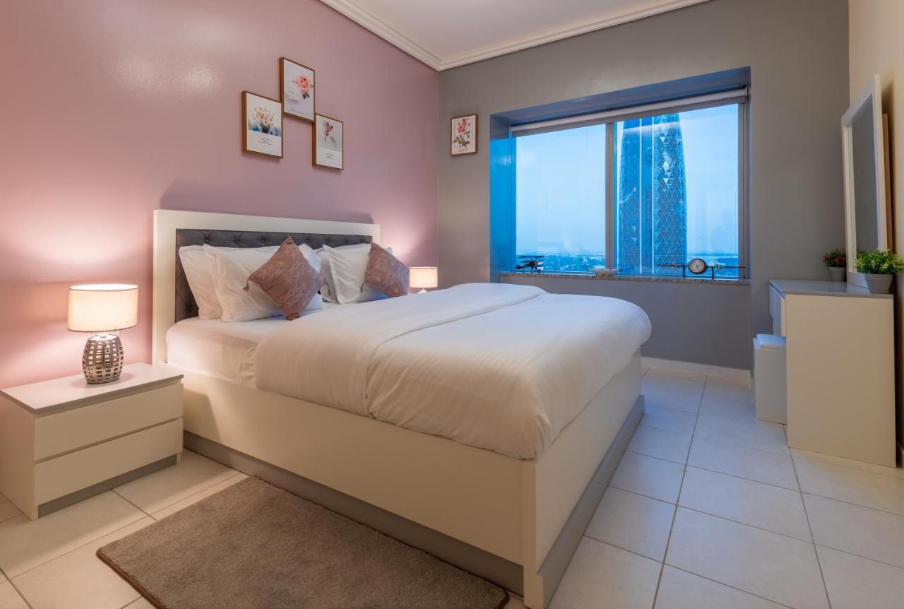 Trinity Holiday Homes - Sheikh Zayed Road Near To Financial Center Metro Station Dubai Eksteriør billede