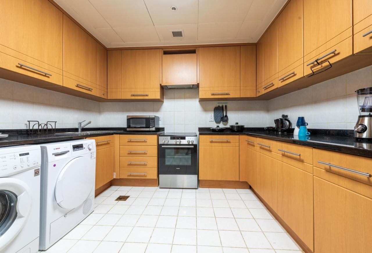 Trinity Holiday Homes - Sheikh Zayed Road Near To Financial Center Metro Station Dubai Eksteriør billede