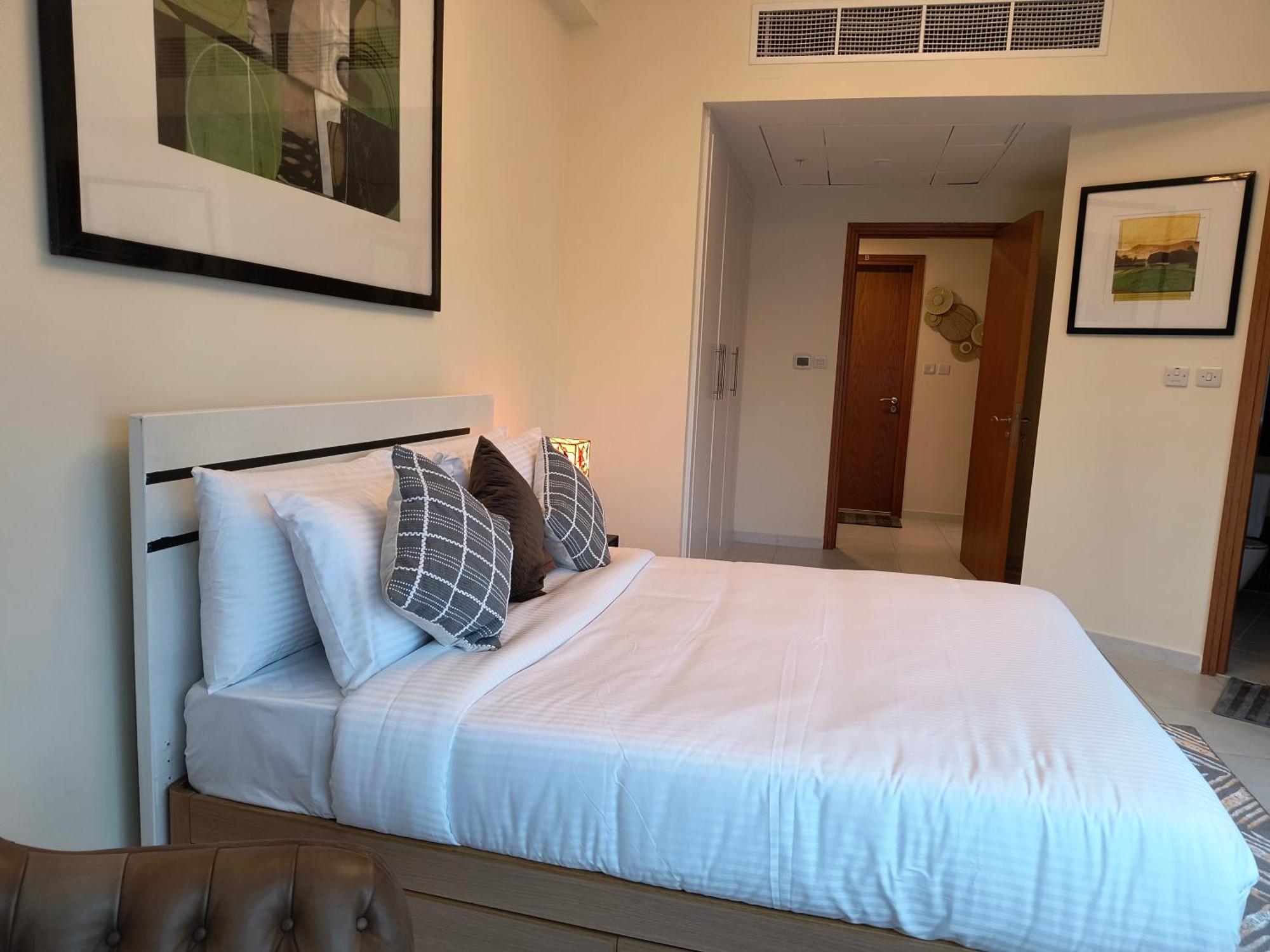 Trinity Holiday Homes - Sheikh Zayed Road Near To Financial Center Metro Station Dubai Eksteriør billede
