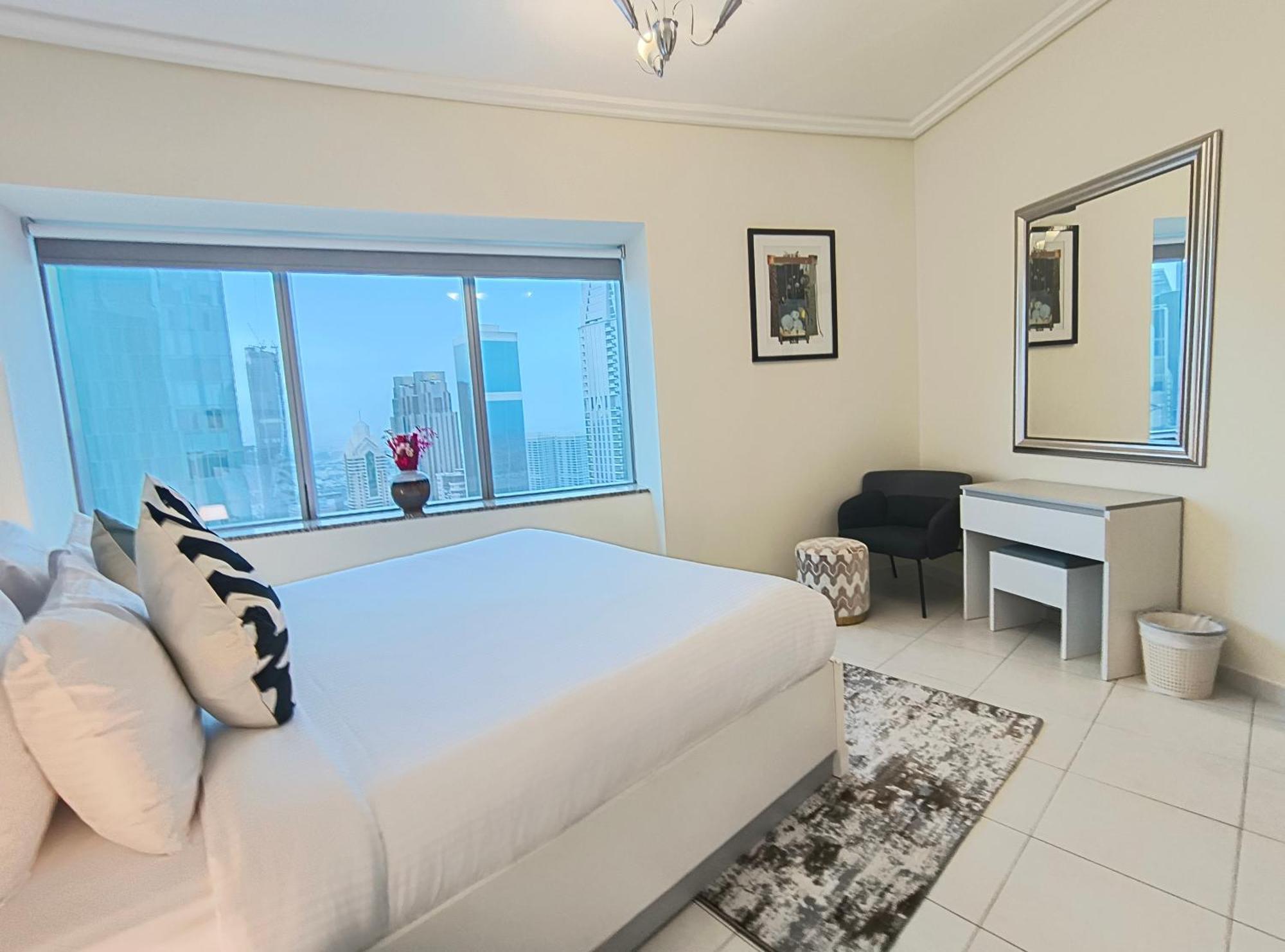 Trinity Holiday Homes - Sheikh Zayed Road Near To Financial Center Metro Station Dubai Eksteriør billede