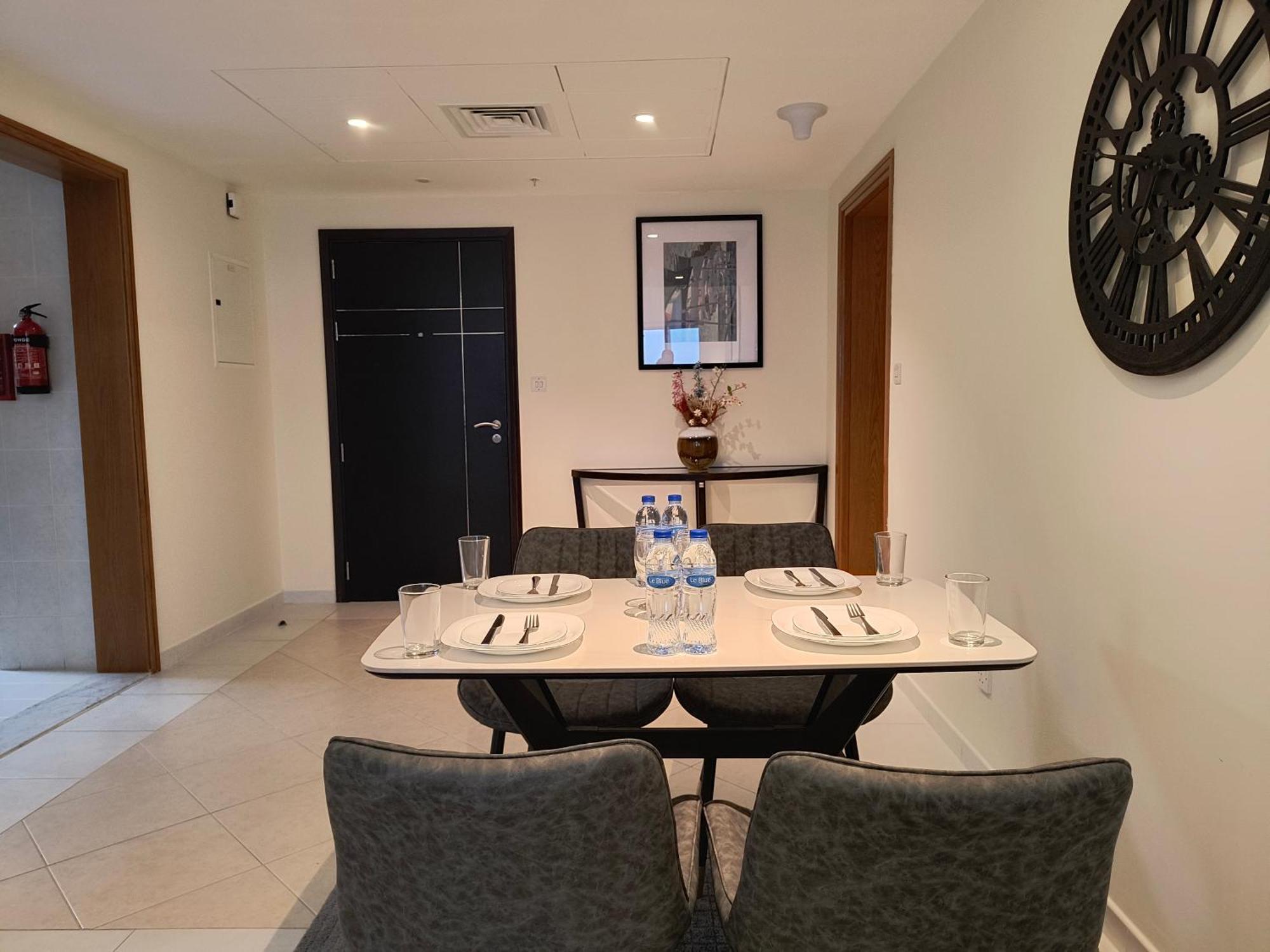 Trinity Holiday Homes - Sheikh Zayed Road Near To Financial Center Metro Station Dubai Eksteriør billede
