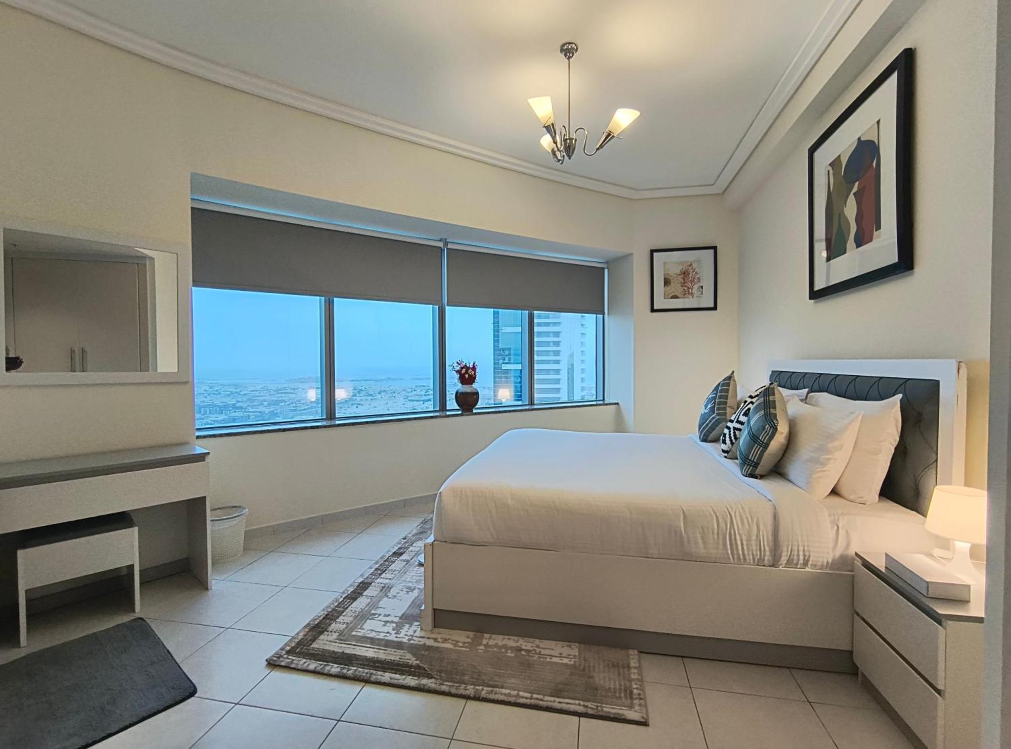 Trinity Holiday Homes - Sheikh Zayed Road Near To Financial Center Metro Station Dubai Eksteriør billede
