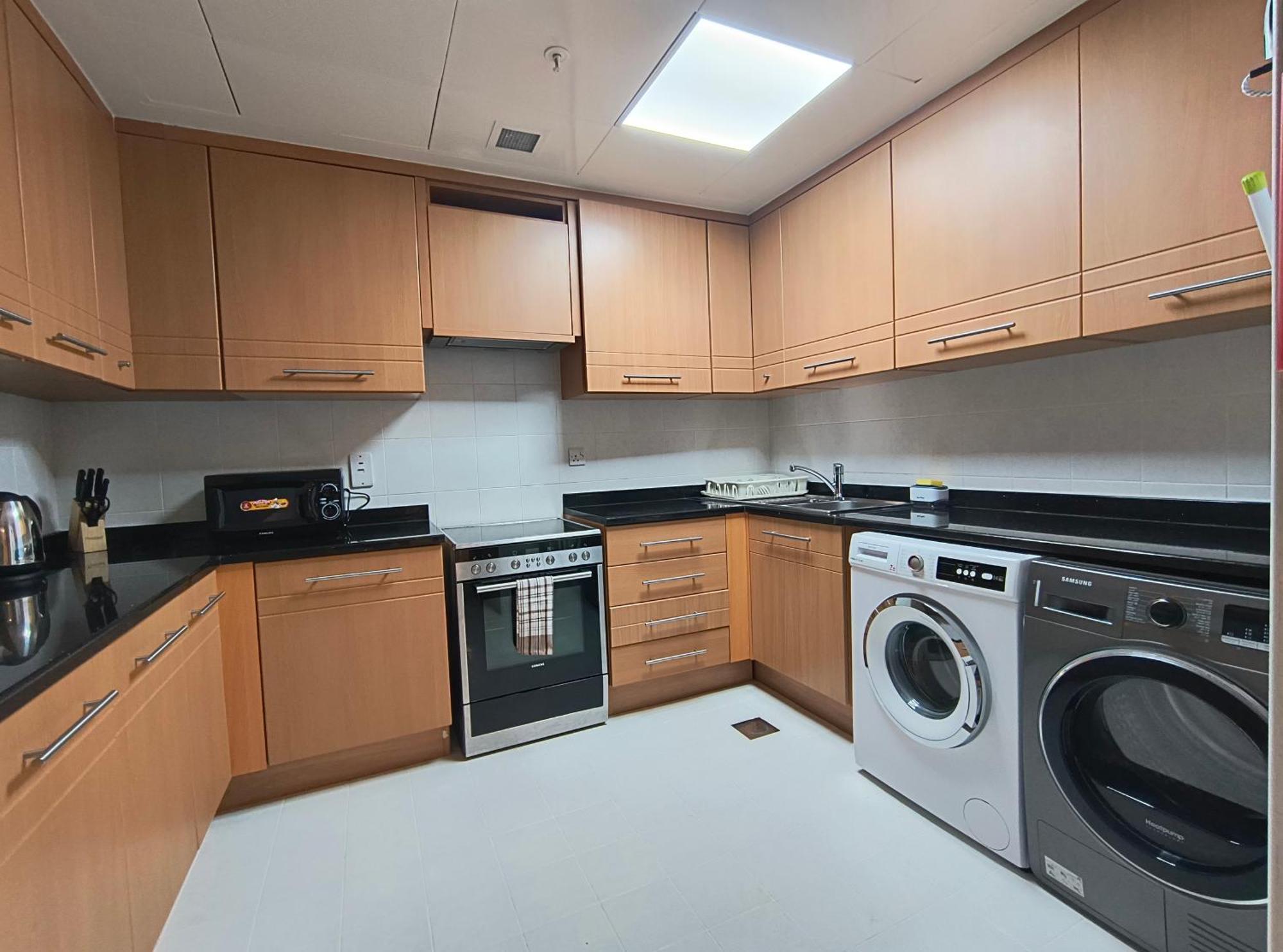 Trinity Holiday Homes - Sheikh Zayed Road Near To Financial Center Metro Station Dubai Eksteriør billede