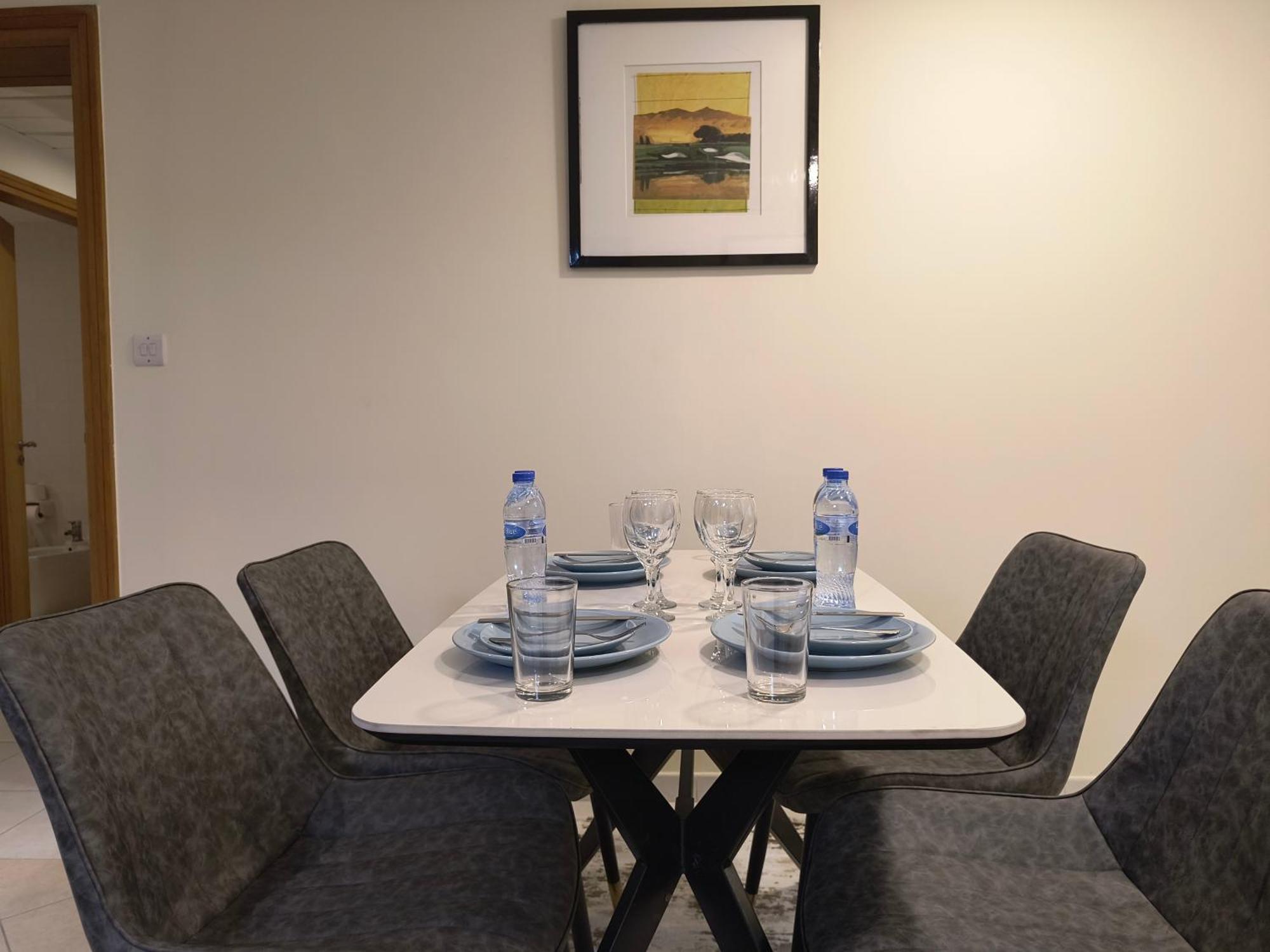 Trinity Holiday Homes - Sheikh Zayed Road Near To Financial Center Metro Station Dubai Eksteriør billede