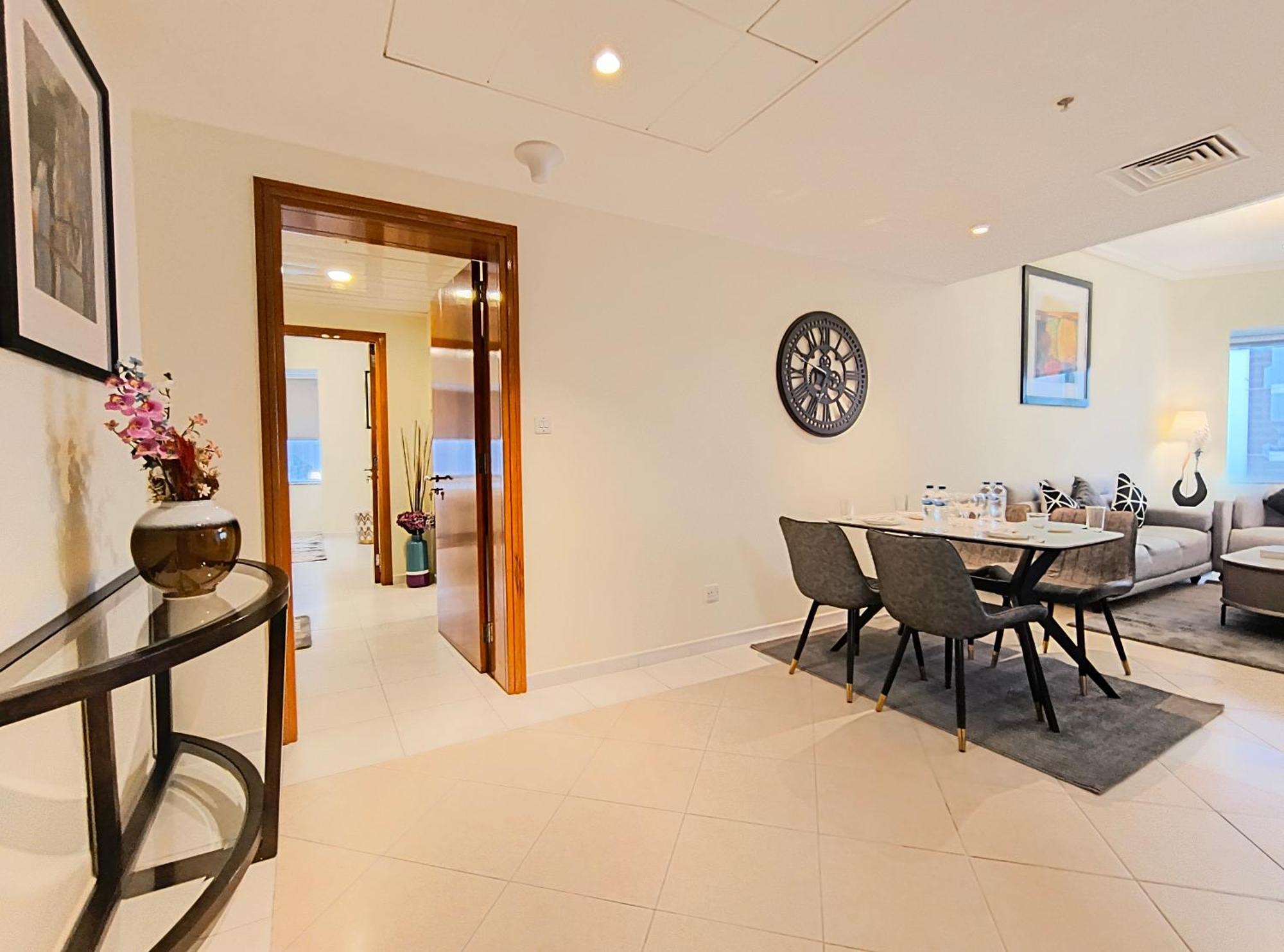 Trinity Holiday Homes - Sheikh Zayed Road Near To Financial Center Metro Station Dubai Eksteriør billede