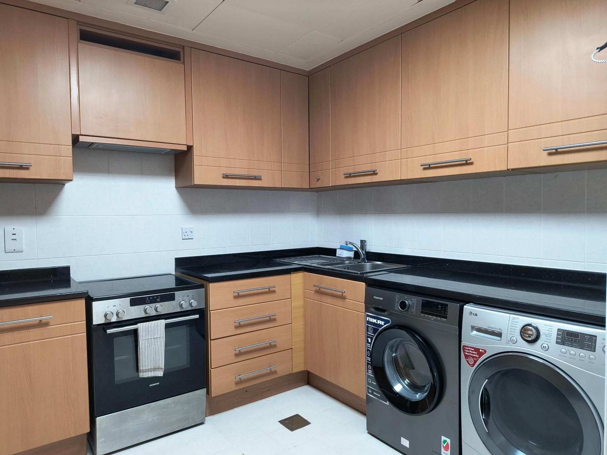 Trinity Holiday Homes - Sheikh Zayed Road Near To Financial Center Metro Station Dubai Eksteriør billede