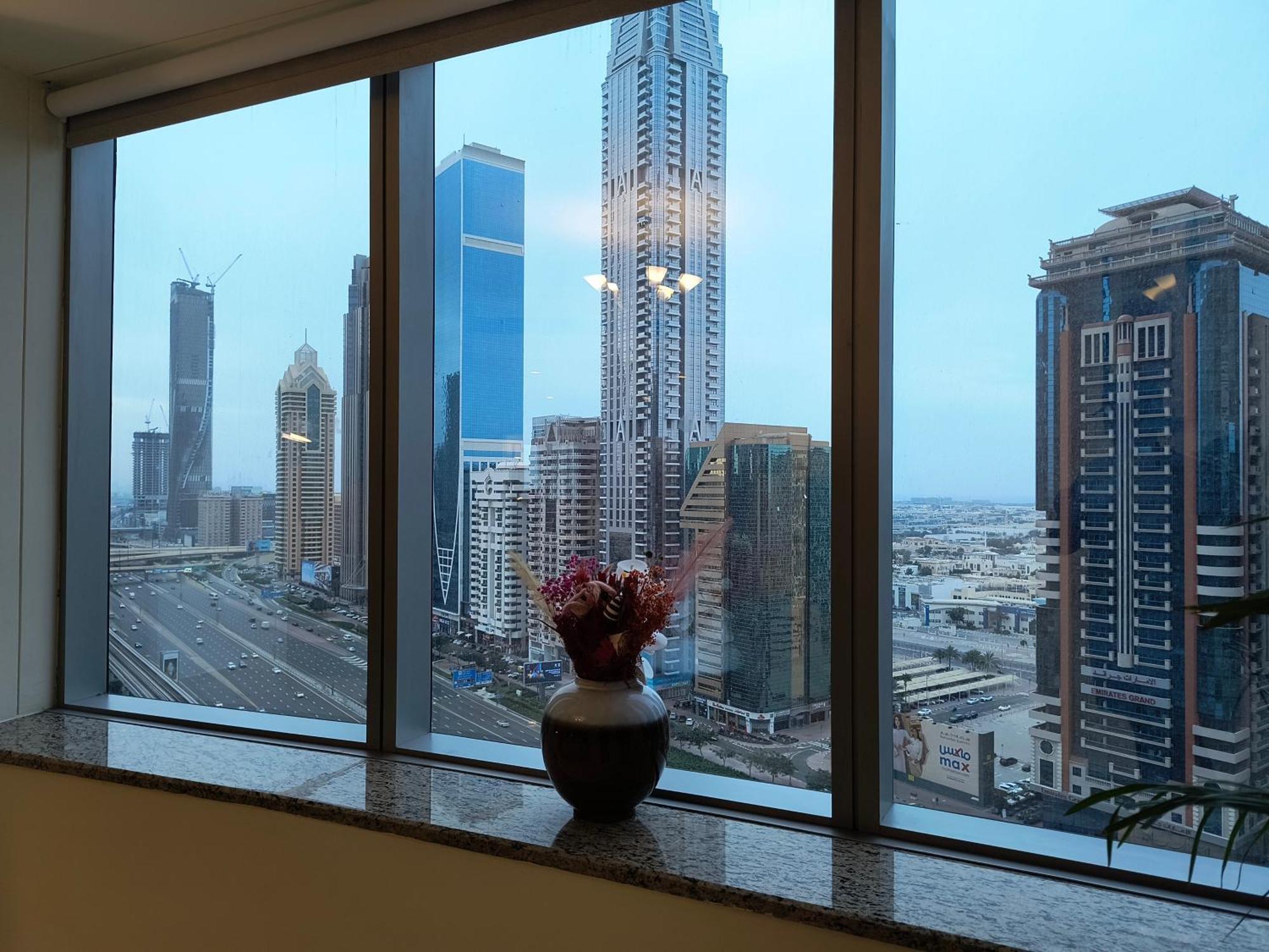 Trinity Holiday Homes - Sheikh Zayed Road Near To Financial Center Metro Station Dubai Eksteriør billede