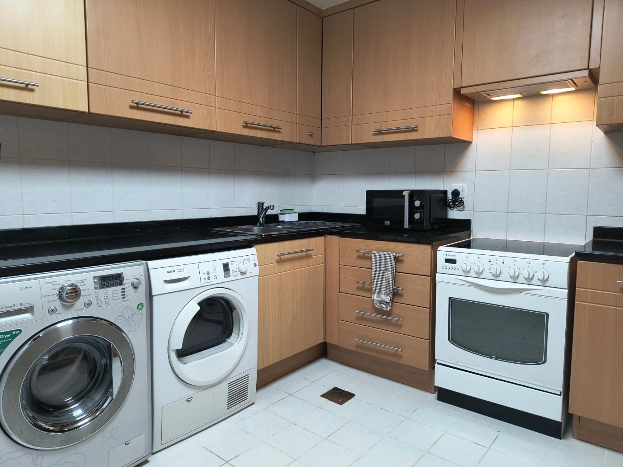 Trinity Holiday Homes - Sheikh Zayed Road Near To Financial Center Metro Station Dubai Eksteriør billede