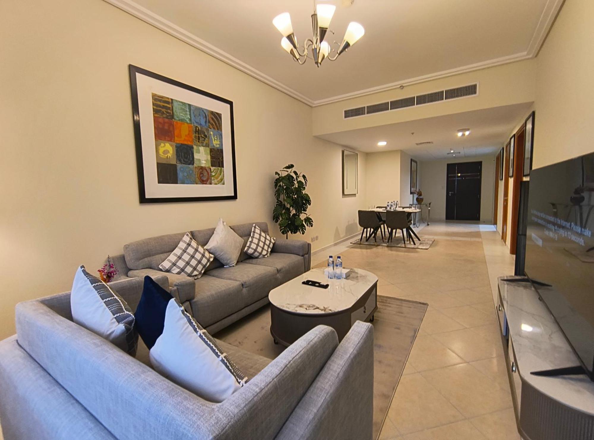Trinity Holiday Homes - Sheikh Zayed Road Near To Financial Center Metro Station Dubai Eksteriør billede