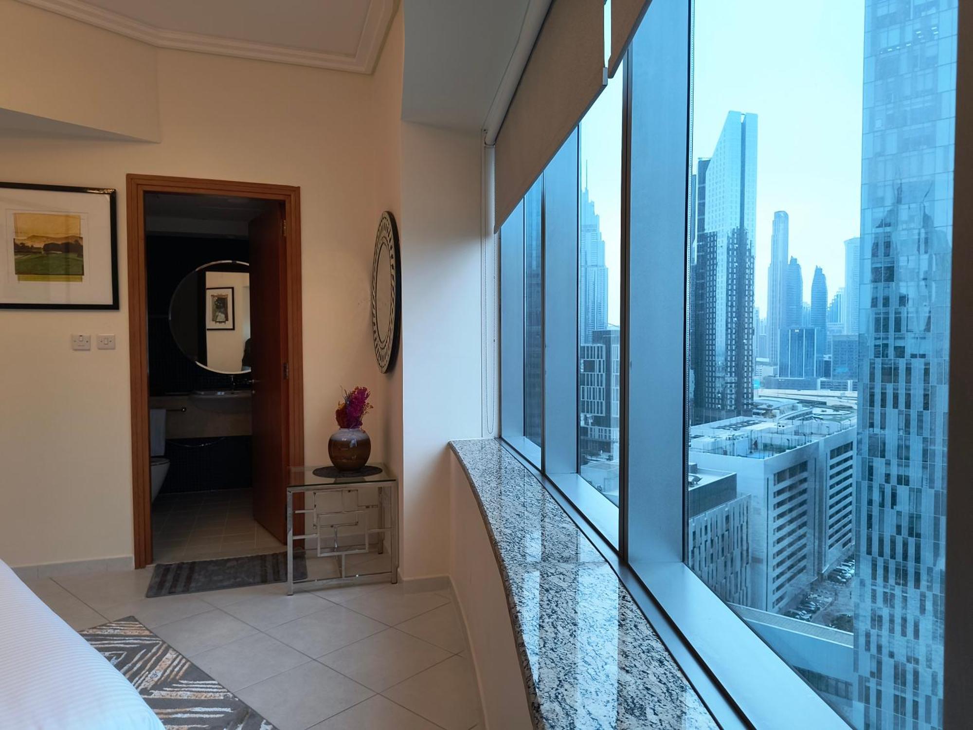 Trinity Holiday Homes - Sheikh Zayed Road Near To Financial Center Metro Station Dubai Eksteriør billede